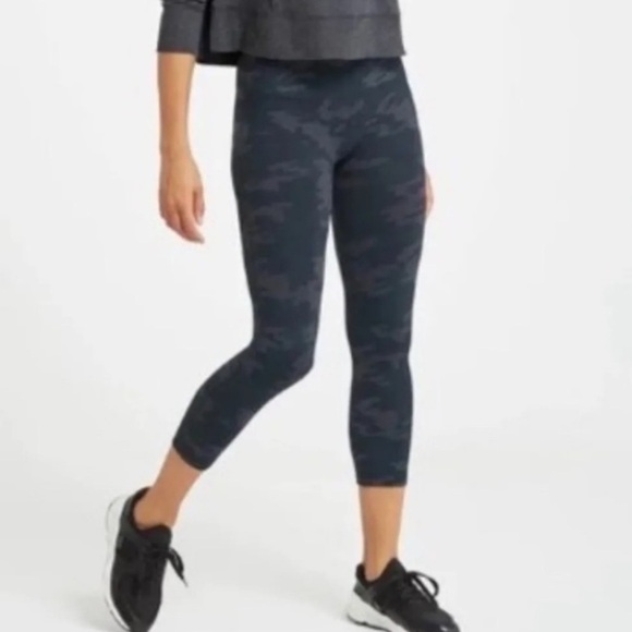 New SPANX Cropped Length Leggings - Picture 5 of 10